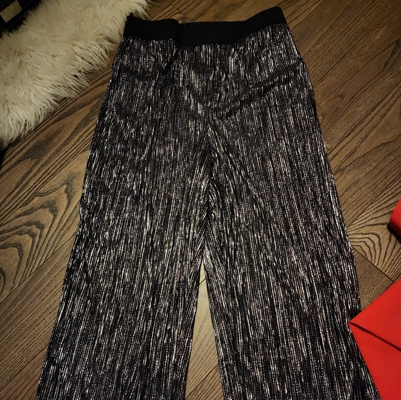 Cropped Sparkly Culottes. - Picture 3 of 3